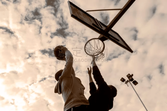 阿斯：贝蒂斯愿意为安东尼出2000万欧或租借，球员愿降薪回归